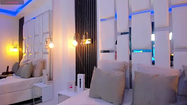 mia schwarz online show from 10/03/25, 10:29