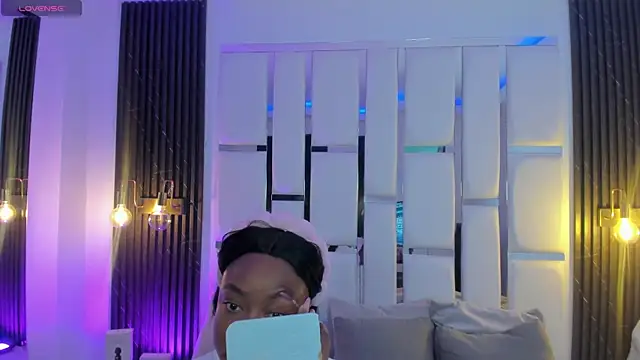 mia schwarz online show from 12/02/25, 11:34