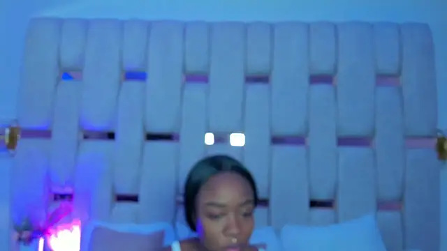 mia schwarz online show from 02/21/26, 01:45