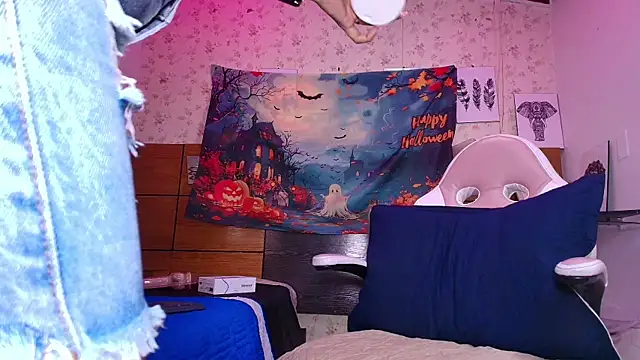 aisha sh online show from 10/13/25, 12:05