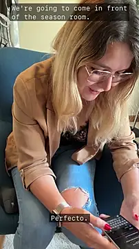 EmyLana online show from 04/17/26, 04:43