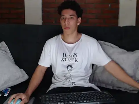 Snapshot of ethan_noir chatting on 12/20/24, 01:03 ethan noir online show from 12/20/24, 01:03