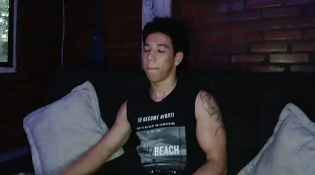 Snapshot of ethan_noir chatting on 01/03/25, 11:01 ethan noir online show from 01/03/25, 11:01