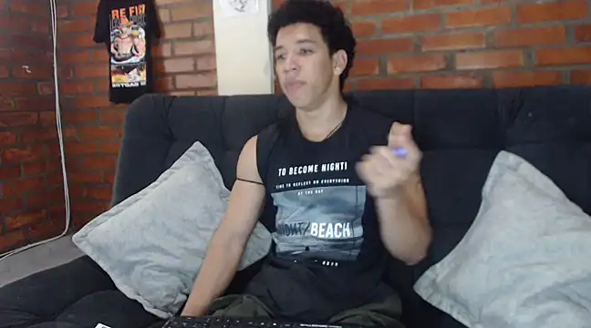 Snapshot of ethan_noir chatting on 01/04/25, 08:59 ethan noir online show from 01/04/25, 08:59