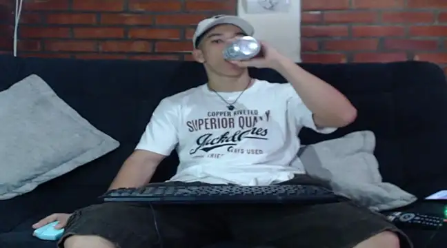 Snapshot of ethan_noir chatting on 01/16/25, 11:06 ethan noir online show from 01/16/25, 11:06