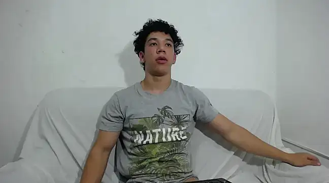 Snapshot of ethan_noir chatting on 02/16/25, 05:15 ethan noir online show from 02/16/25, 05:15