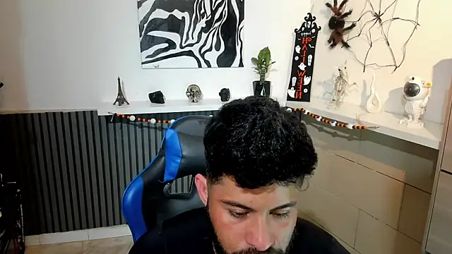 Snapshot of Daemon21 chatting on 10/15/25, 10:21 Daemon21 online show from 10/15/25, 10:21