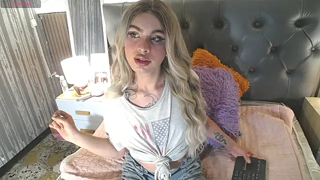 Snapshot of amapola_hs chatting on 10/03/25, 10:18 amapola hs online show from 10/03/25, 10:18