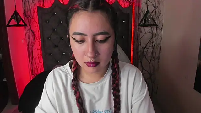 larissa01  online show from 02/28/25, 03:15