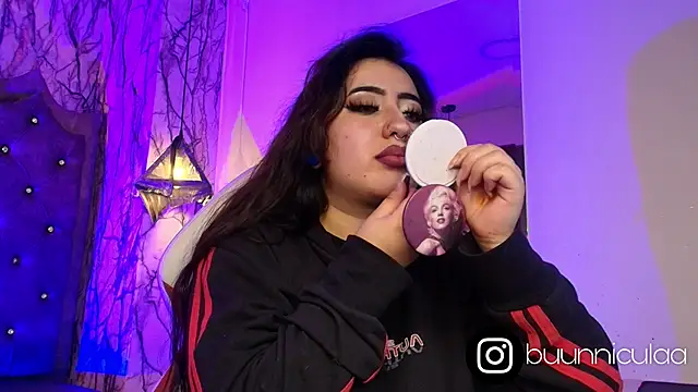 larissa01  online show from 09/11/25, 02:33