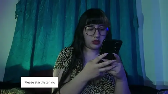 larissa01  online show from 12/16/25, 12:04