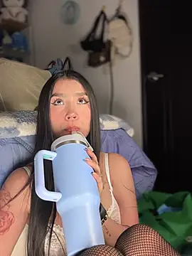 -Loren- online show from 05/28/26, 12:02