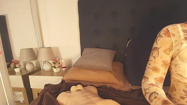 Evelonga 707 online show from 03/11/26, 07:09