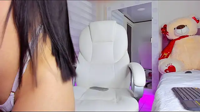 isaa 19 online show from 02/06/25, 10:26