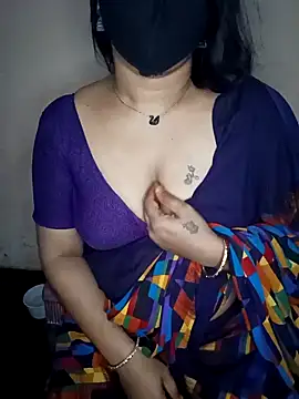 Snapshot of midhly chatting on 12/20/24, 12:08 midhly online show from 12/20/24, 12:08