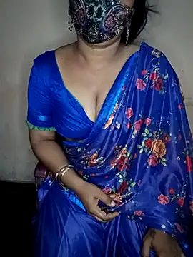 Snapshot of midhly chatting on 02/23/25, 12:51 midhly online show from 02/23/25, 12:51