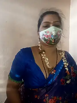 Snapshot of midhly chatting on 02/23/25, 10:49 midhly online show from 02/23/25, 10:49