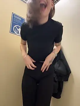 Street young online show from 04/08/26, 01:11