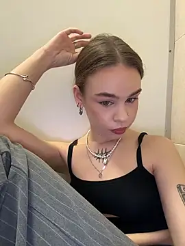 Street young online show from 04/12/26, 01:38