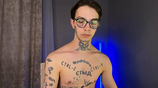 Snapshot of anahori__simon chatting on 01/18/25, 12:57 anahori simon online show from 01/18/25, 12:57