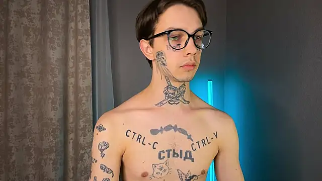 Snapshot of anahori__simon chatting on 01/18/25, 04:21 anahori simon online show from 01/18/25, 04:21