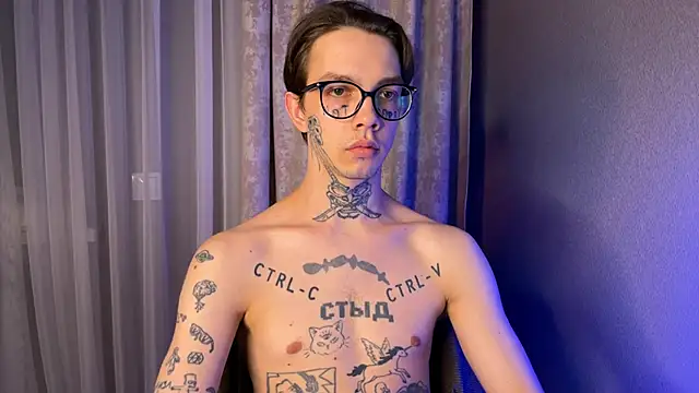 Snapshot of anahori__simon chatting on 02/06/25, 11:48 anahori simon online show from 02/06/25, 11:48