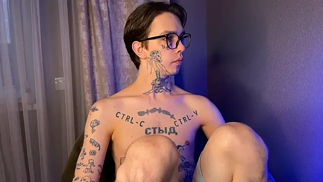 Snapshot of anahori__simon chatting on 02/08/25, 02:49 anahori simon online show from 02/08/25, 02:49