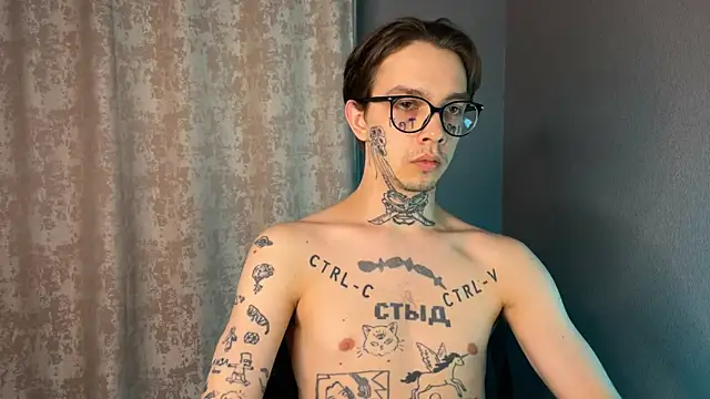 Snapshot of anahori__simon chatting on 02/11/25, 02:46 anahori simon online show from 02/11/25, 02:46