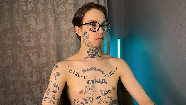 Snapshot of anahori__simon chatting on 02/13/25, 04:00 anahori simon online show from 02/13/25, 04:00