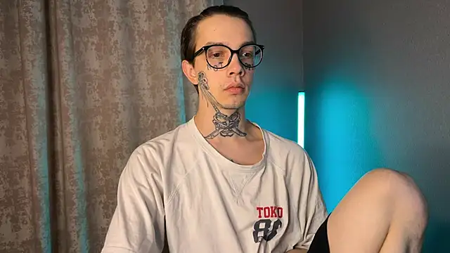 Snapshot of anahori__simon chatting on 02/25/25, 07:58 anahori simon online show from 02/25/25, 07:58