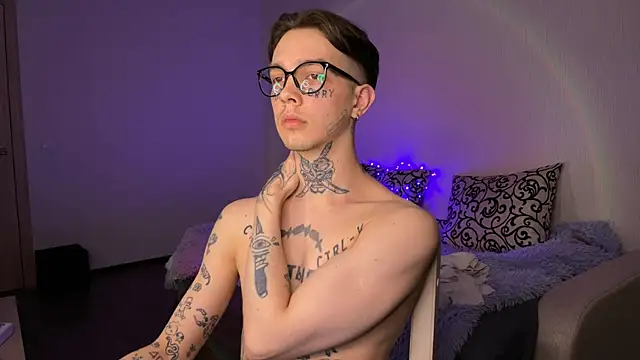 Snapshot of anahori__simon chatting on 02/28/25, 08:50 anahori simon online show from 02/28/25, 08:50