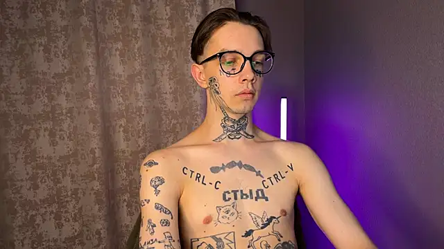 Snapshot of anahori__simon chatting on 03/04/25, 09:32 anahori simon online show from 03/04/25, 09:32