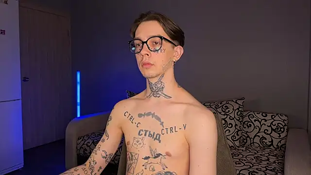 Snapshot of anahori__simon chatting on 03/14/25, 08:28 anahori simon online show from 03/14/25, 08:28