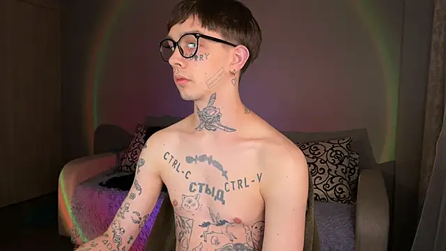 Snapshot of anahori__simon chatting on 09/14/25, 12:43 anahori simon online show from 09/14/25, 12:43