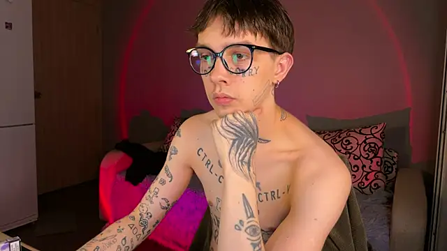 Snapshot of anahori__simon chatting on 09/17/25, 06:20 anahori simon online show from 09/17/25, 06:20