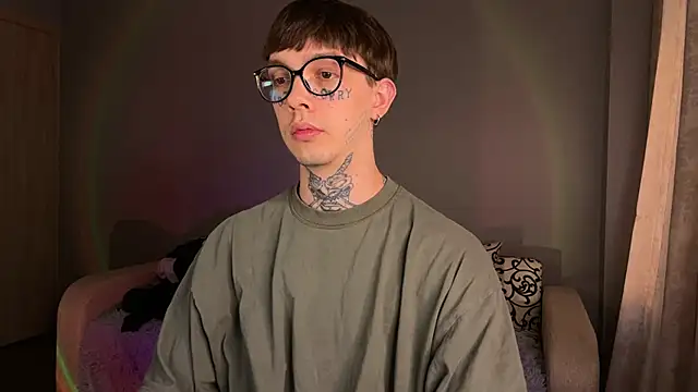 Snapshot of anahori__simon chatting on 10/01/25, 04:18 anahori simon online show from 10/01/25, 04:18