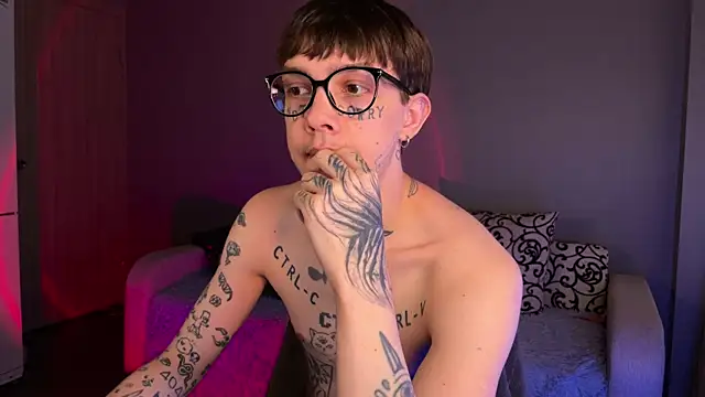 Snapshot of anahori__simon chatting on 10/05/25, 01:20 anahori simon online show from 10/05/25, 01:20