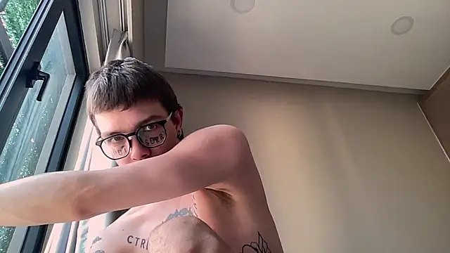 Snapshot of anahori__simon chatting on 02/22/26, 12:56 anahori simon online show from 02/22/26, 12:56