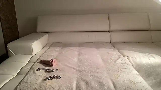 Snapshot of sexyLolia11 chatting on 09/27/25, 10:48 sexyLolia11 online show from 09/27/25, 10:48