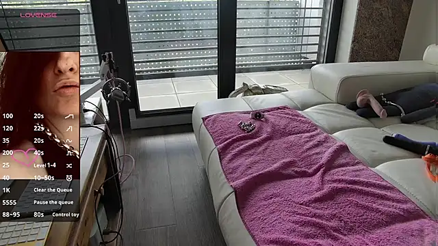 sexyLolia11 online show from 05/20/26, 10:32