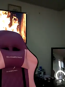 Lanna hott  online show from 10/15/25, 07:36