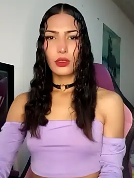 Snapshot of Lanna_hott_ chatting on 01/18/26, 01:15 Lanna hott online show from 01/18/26, 01:15