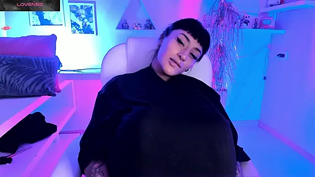 Valkiria ponce online show from 10/11/25, 05:28