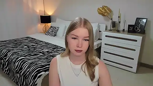 shy  lady online show from 03/04/25, 09:22