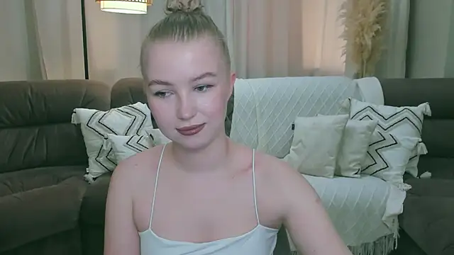 shy  lady online show from 04/28/26, 11:26