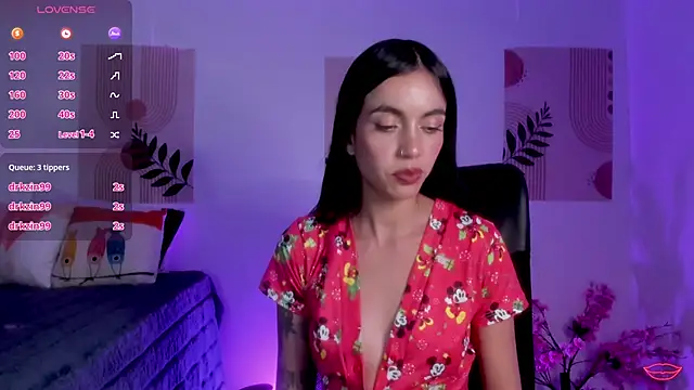 Snapshot of samy_lewis chatting on 12/21/25, 03:57 samy lewis online show from 12/21/25, 03:57