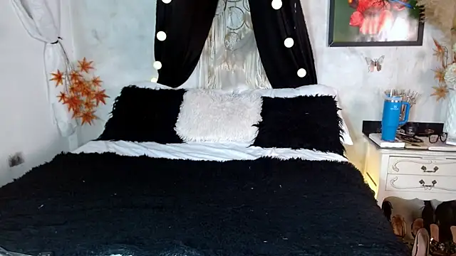 Kyara Queen online show from 10/04/25, 07:01