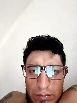 Snapshot of ale3J4a chatting on 10/05/25, 05:55 ale3J4a online show from 10/05/25, 05:55