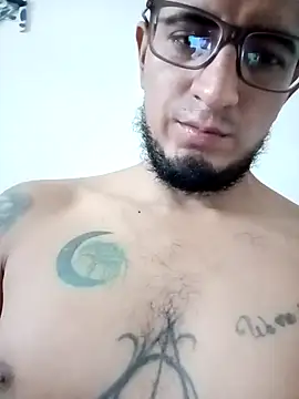 Snapshot of ale3J4a chatting on 10/20/25, 06:52 ale3J4a online show from 10/20/25, 06:52