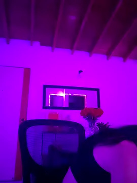 Snapshot of AbbyBaker222 chatting on 11/25/25, 05:40 AbbyBaker222 online show from 11/25/25, 05:40